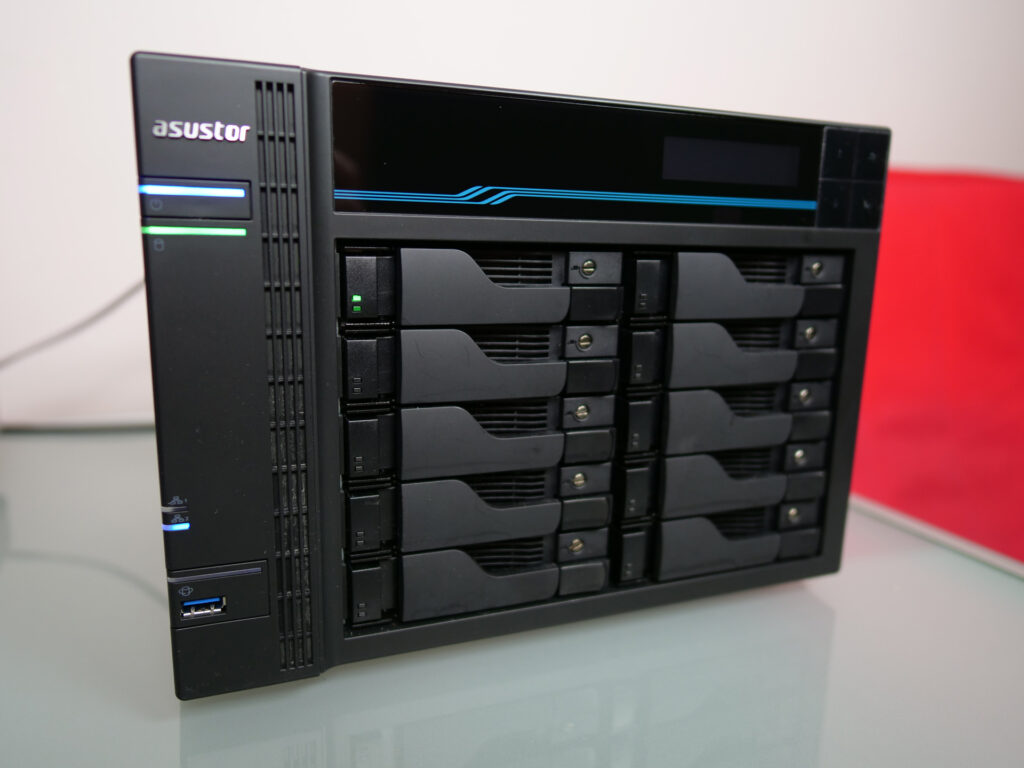Asustor DS1825