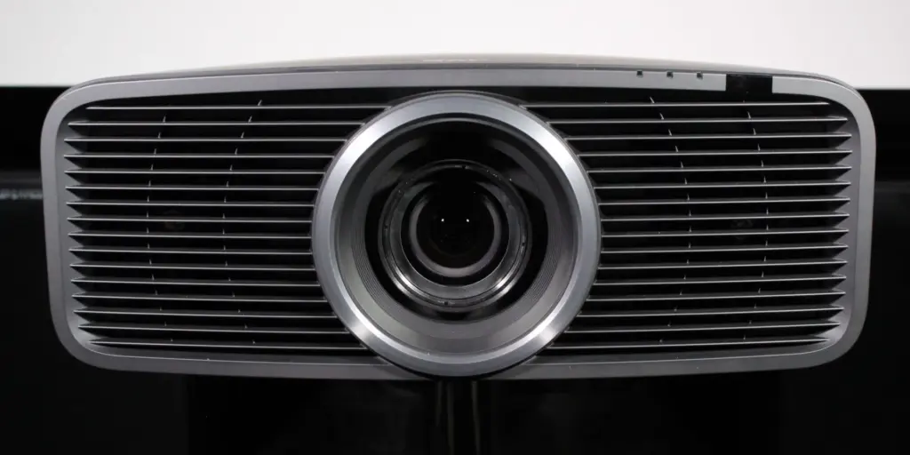 JVC NZ700 4K D-ILA 2026