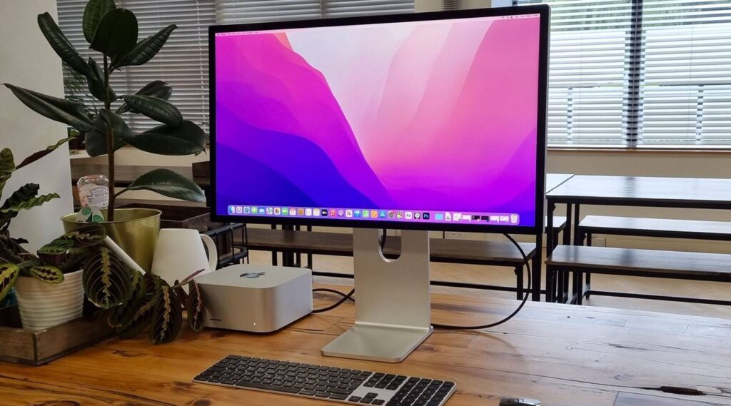 Apple Studio Display 2026