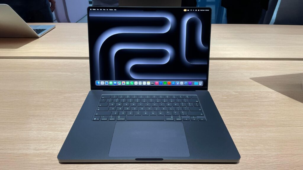 Apple MacBook Pro 16 M5 Pro M5 Pro / 24GB / 512GB