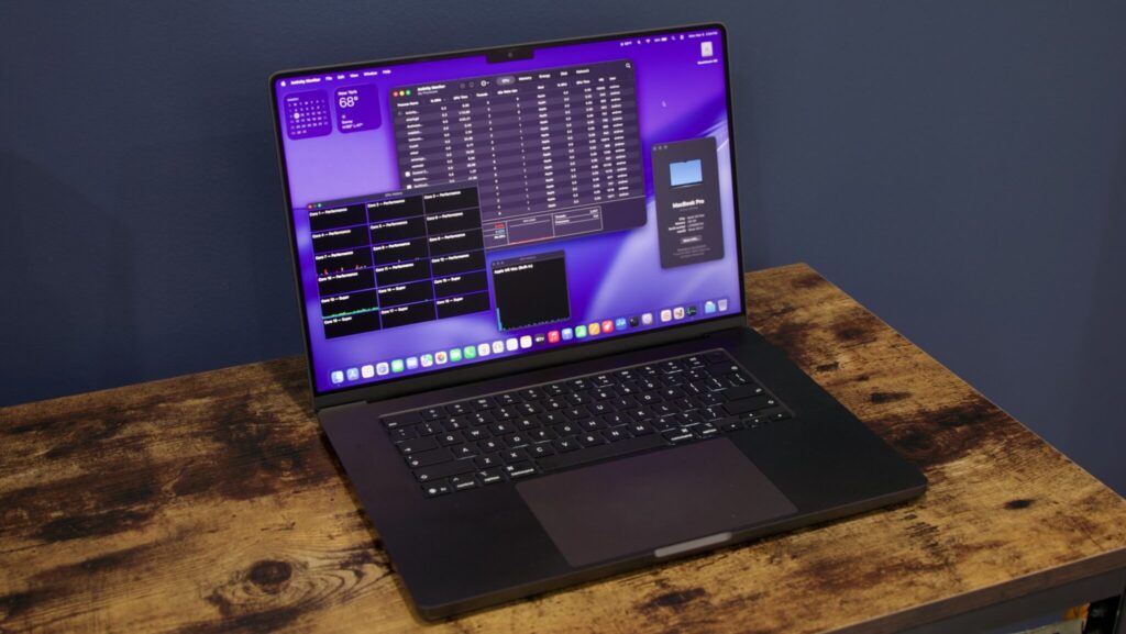 Apple MacBook Pro 16 M5 Max M5 Max / 64GB / 4TB