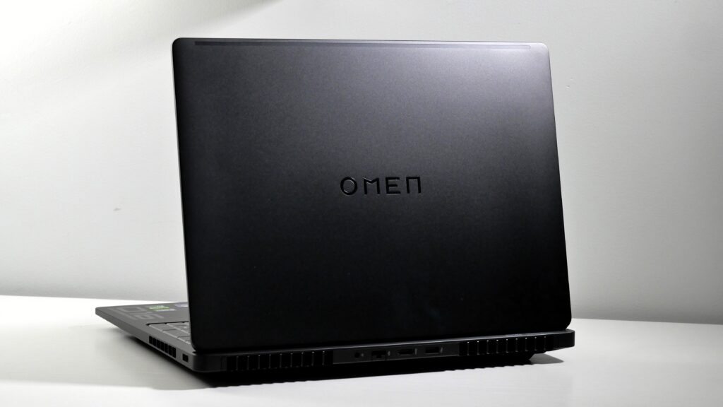 HP Omen Max 16 RTX 5090 / 64GB / 2TB