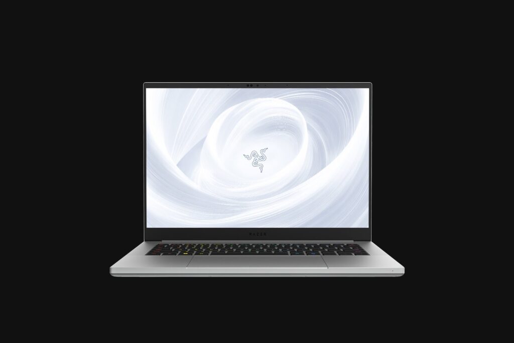 Razer Blade 18 Core i9-14900HX RTX 4090 / 64GB / 2TB