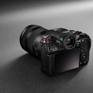 Panasonic Z8 45.7MP