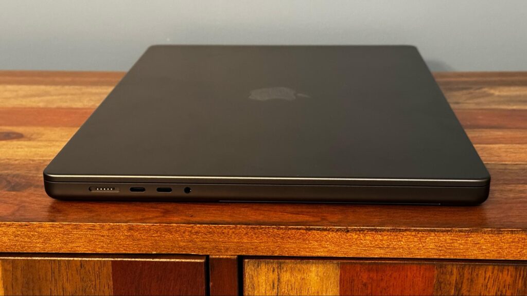 Apple MacBook Pro 16 M4 Max / 36GB / 1TB Negro Espacial