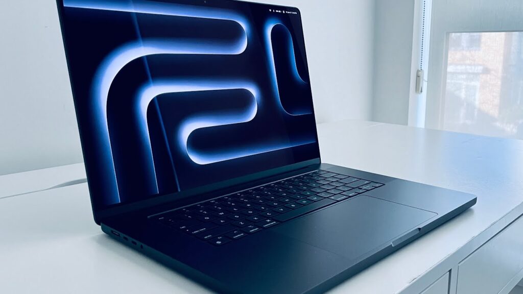 Apple MacBook Pro 16 M4 Max / 36GB / 1TB Plata