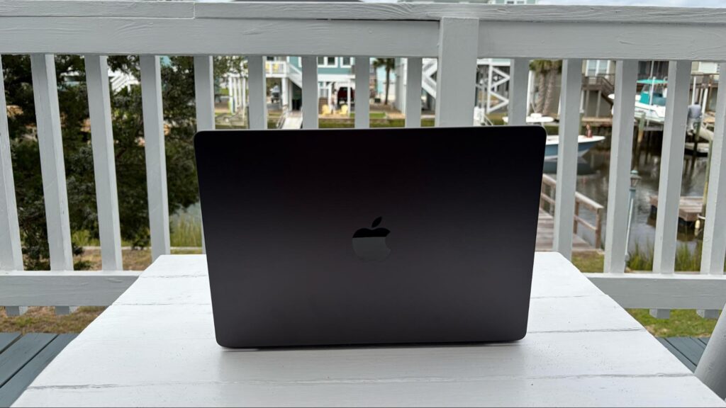 Apple MacBook Pro 14 M5 / 32GB / 1TB Negro Espacial
