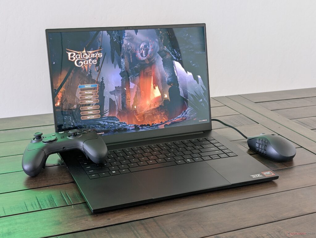 Razer Blade 16 RTX 5080 / 32GB / 2TB