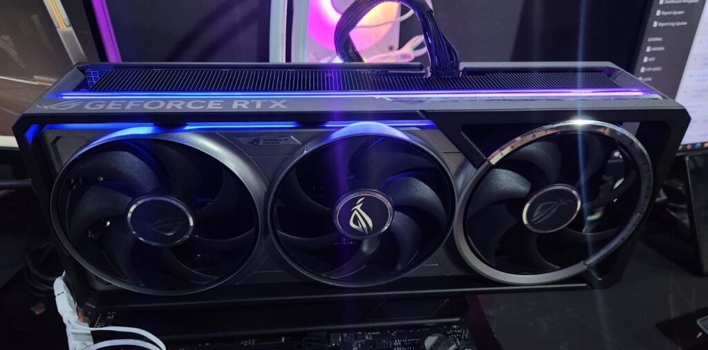 Asus ROG G700 RTX 5080 / Ryzen 7 9800X3D / 32GB / 4TB