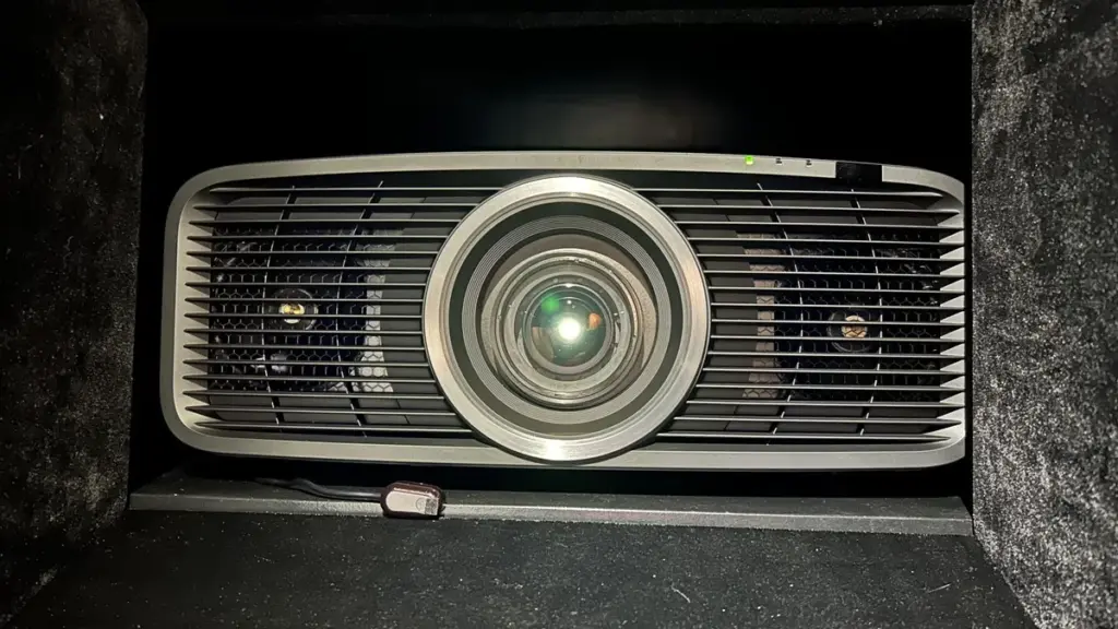 JVC DLA-NZ700 8K e-shift Laser