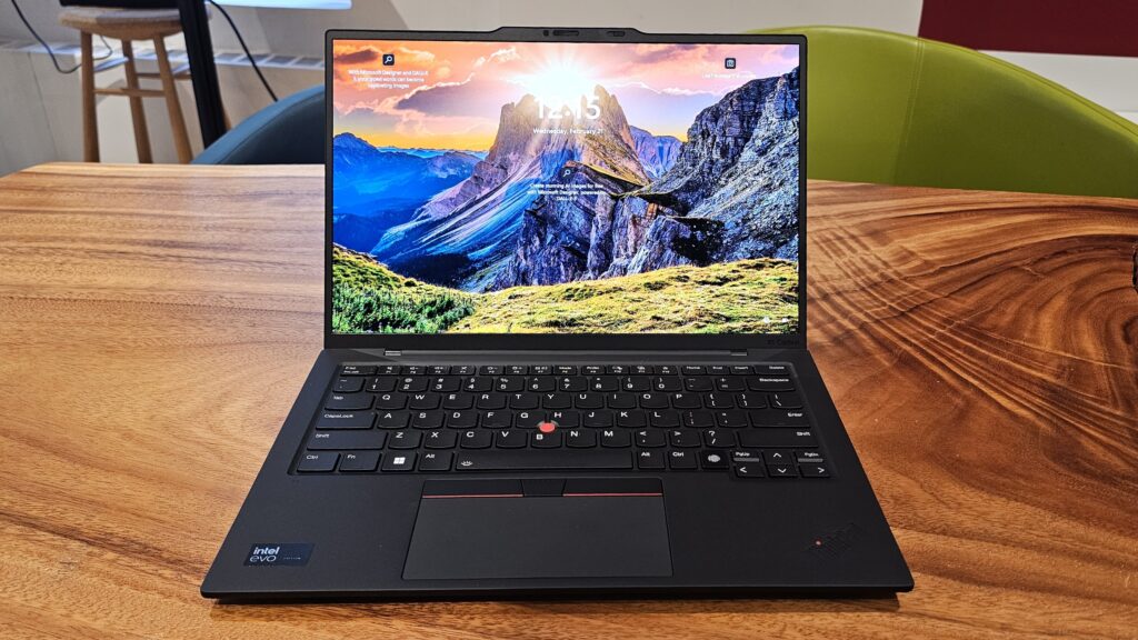 Lenovo ThinkPad X1 Carbon Gen 12 Core Ultra 7 165U / 16GB / 512GB