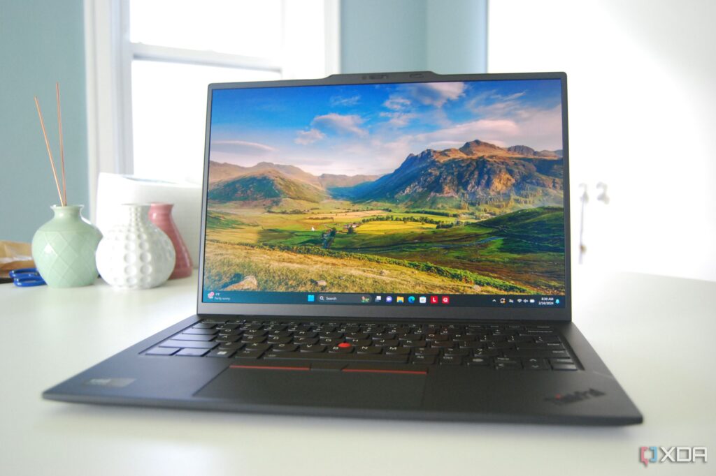 Lenovo ThinkPad X1 Carbon Gen 13 Aura Edition Core Ultra 7 258V / 16GB / 2TB