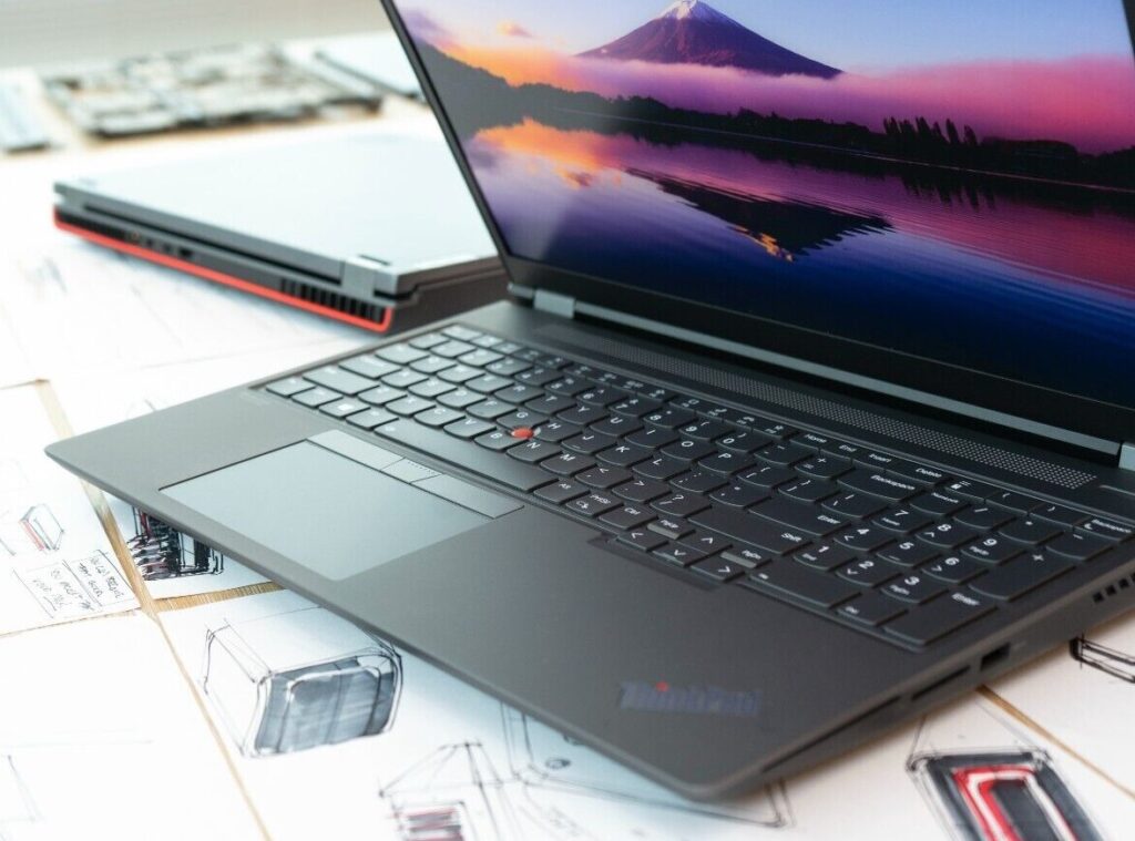 Lenovo ThinkPad P1 Gen 7 Core Ultra 9 185H RTX 3000 Ada / 32GB / 1TB