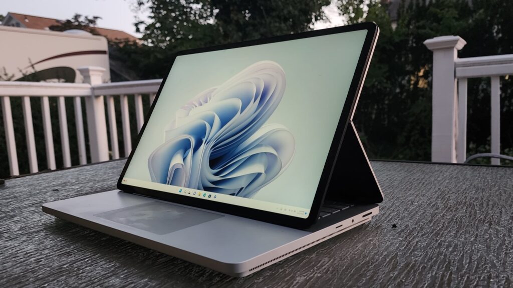 Microsoft Surface Laptop Studio 2 Core i7-13800H RTX 2000 Ada / 64GB / 2TB
