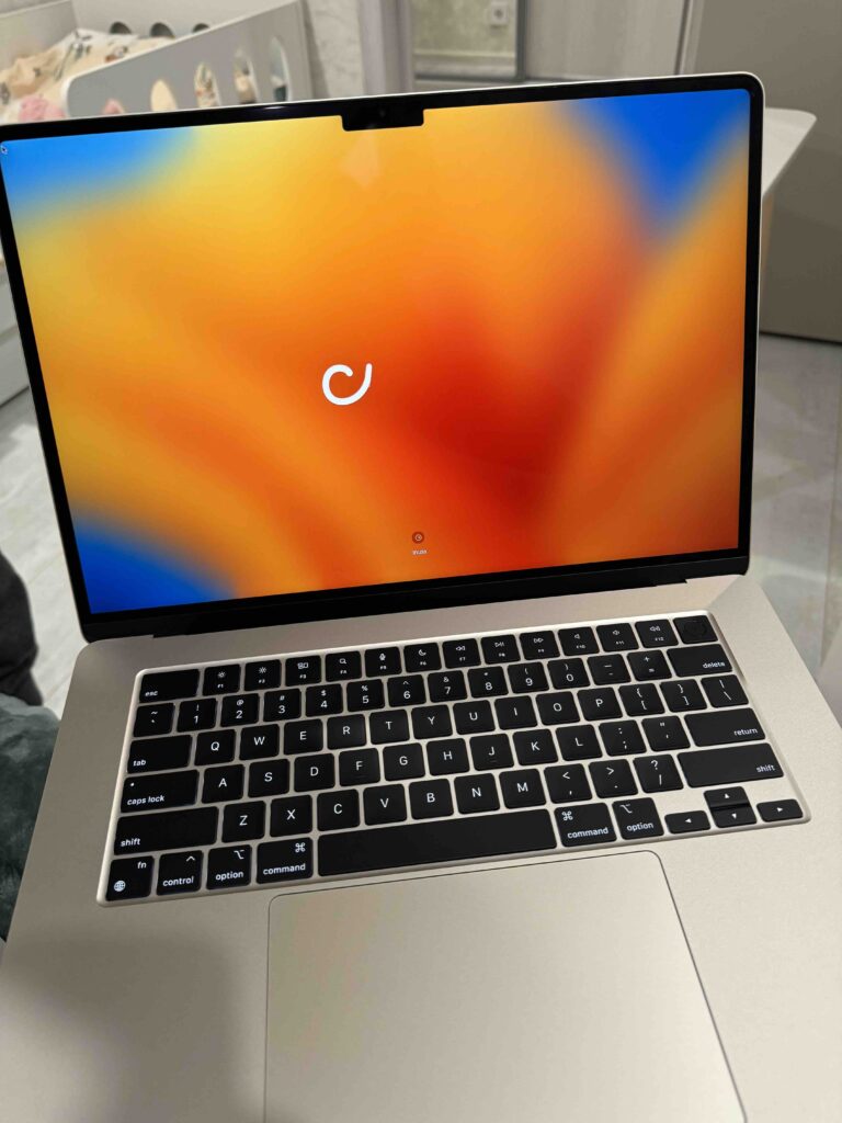 Apple MacBook Air 15 M4 24GB / 2TB Blanco Estrella
