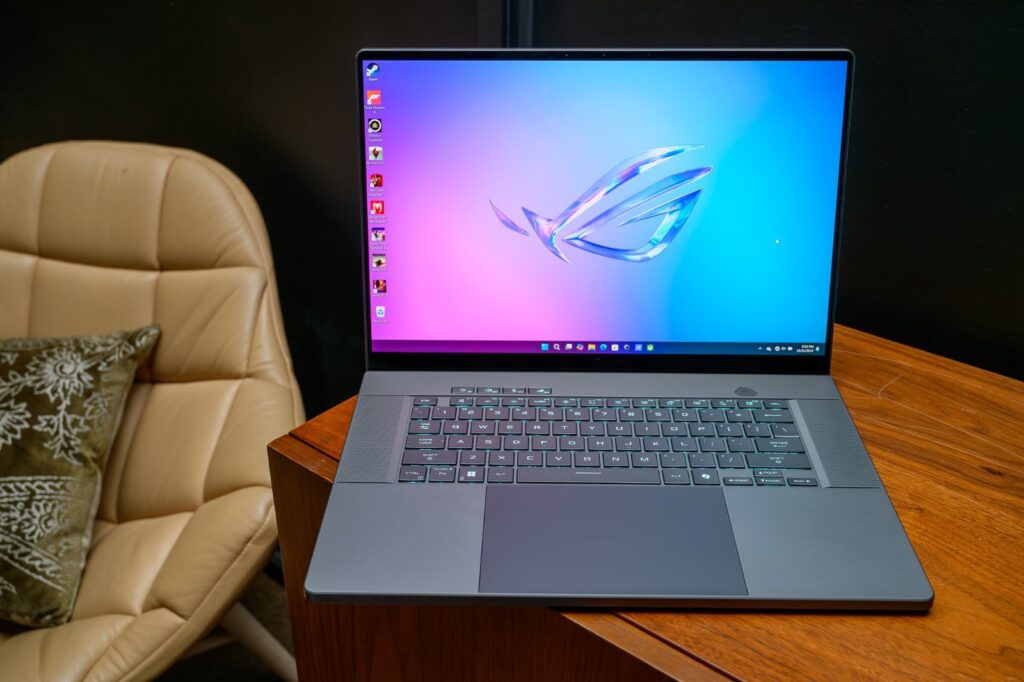 Asus ROG Zephyrus G16 2024 Core Ultra 9 185H RTX 4090 / 32GB / 2TB