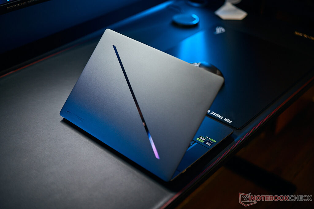 Asus ROG Zephyrus G16 2024 Core Ultra 9 185H RTX 4090 / 64GB / 4TB