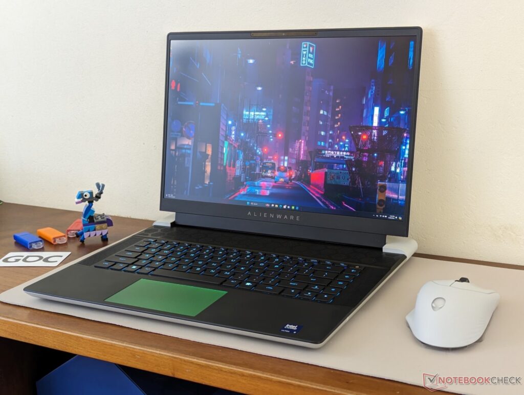 Dell x16 R2 Core Ultra 9 185H RTX 4080 / 32GB / 4TB