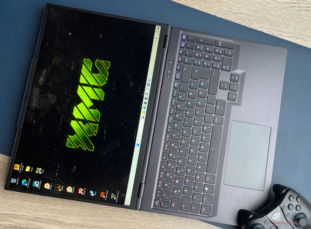 XMG Neo 16 E24 Core i9-14900HX RTX 4090 / 64GB / 1TB
