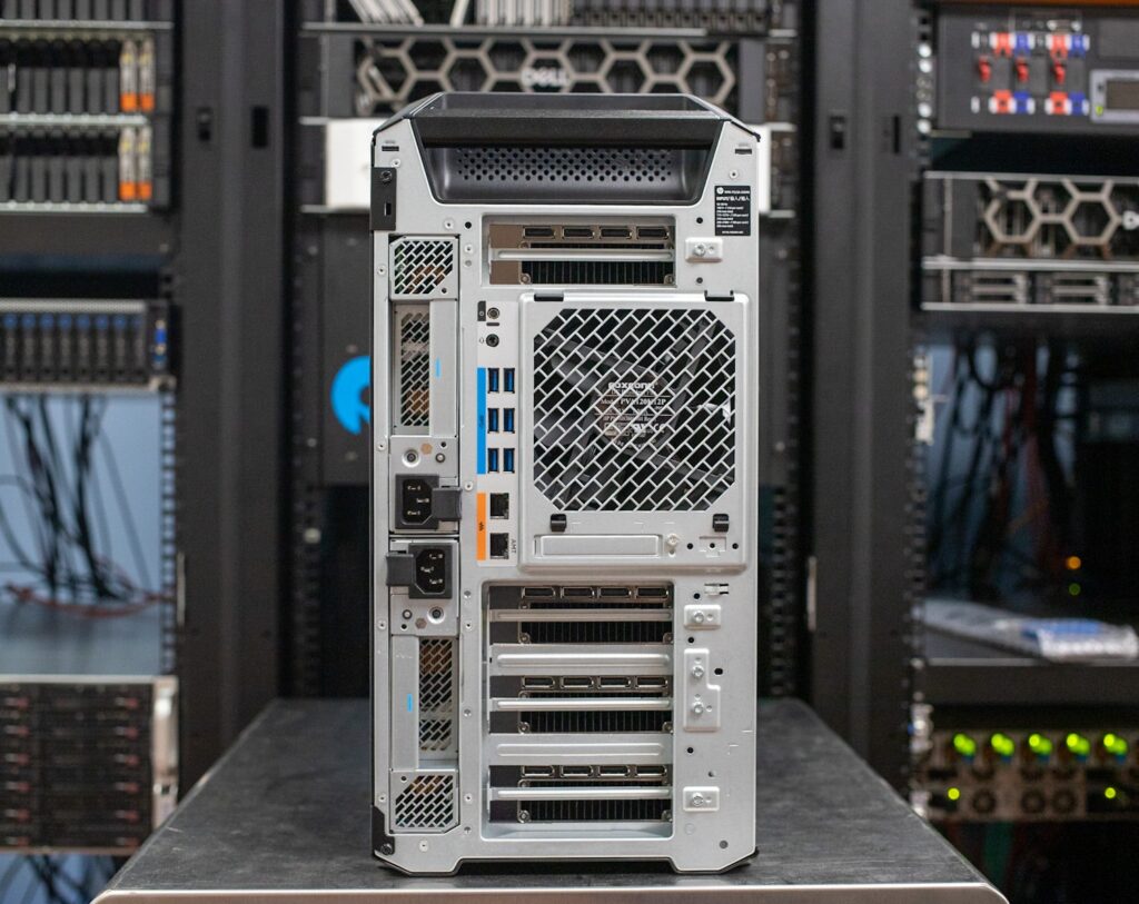 HP Z8 G5 Xeon Silver 4410Y RTX A4500 / 128GB / 1TB
