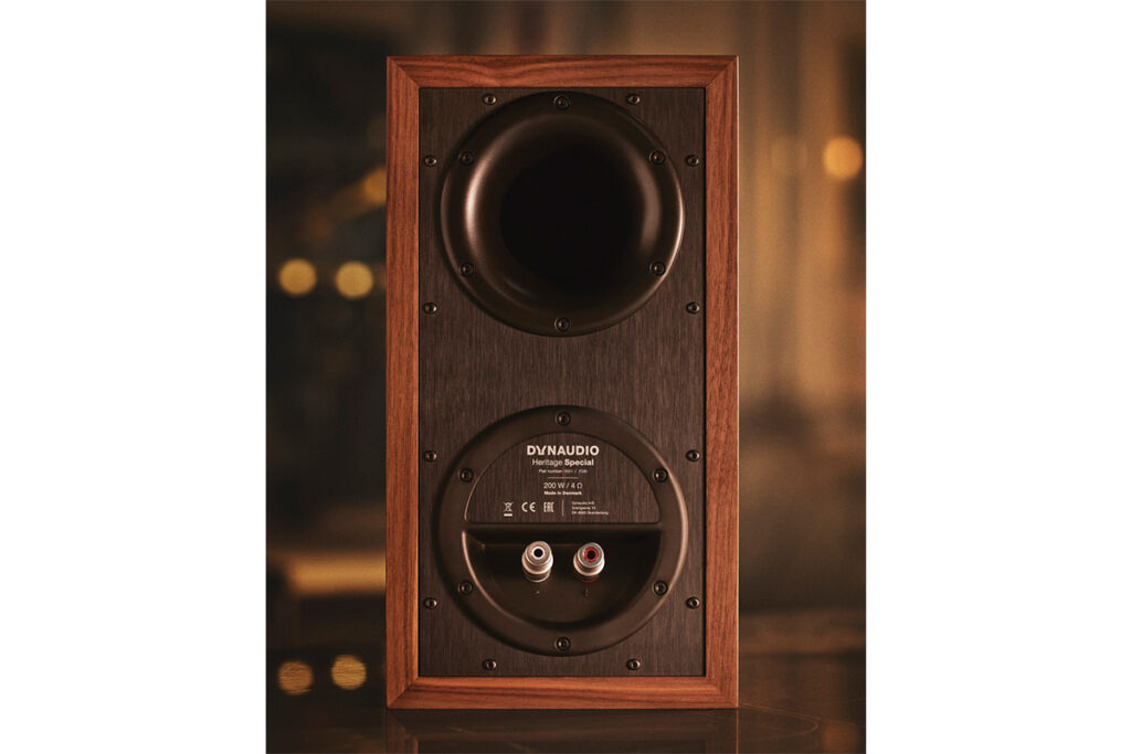Dynaudio Heritage Special (pereche) Nogal Americano