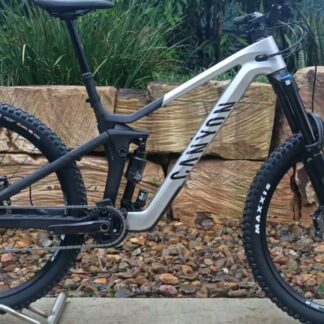 Canyon Strive:ON CFR LTD Size XL