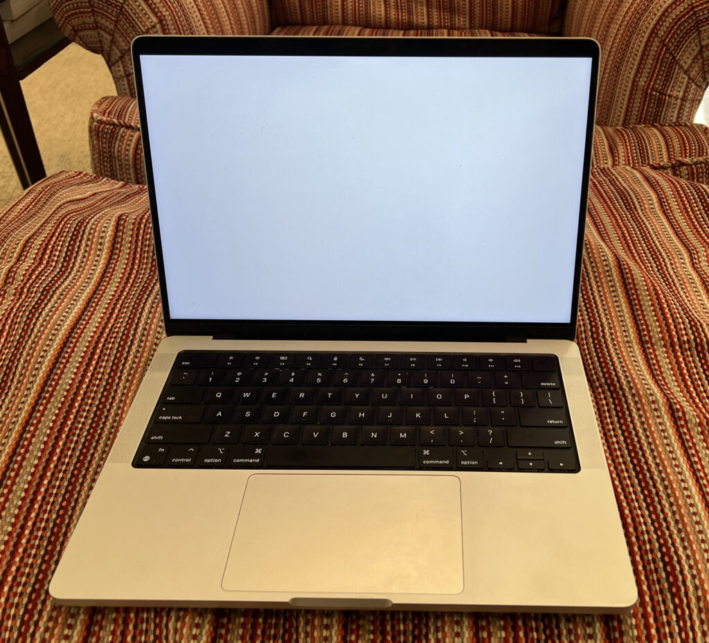 Apple MacBook Pro 14 M4 M4 / 24GB / 2TB Plata
