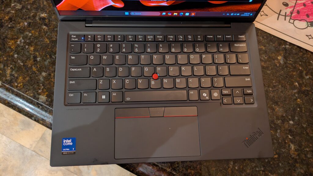 Lenovo ThinkPad X1 Carbon Gen 13 Ultra 7 258V / 32GB / 512GB