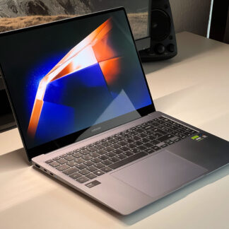 Samsung Galaxy Book4 Ultra Ultra 9 185H / RTX 4050 / 16GB / 4TB