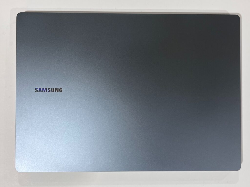 Samsung Galaxy Book4 Ultra Ultra 9 185H / RTX 4050 / 64GB / 4TB