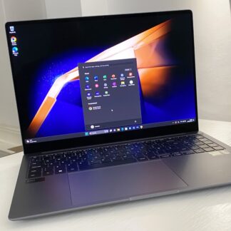 Samsung Galaxy Book4 Ultra Ultra 9 185H / RTX 4070 / 16GB / 4TB