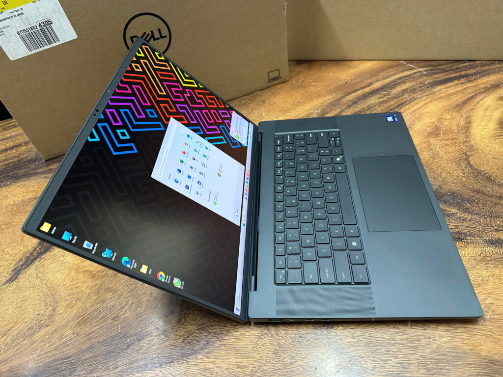 Dell Precision 5690 Ultra 9 185H / RTX 4090 / 32GB / 4TB