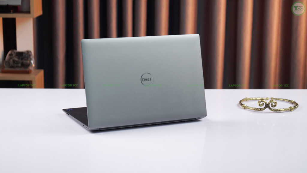 Dell Precision 5690 Ultra 9 185H / RTX 4090 / 64GB / 1TB