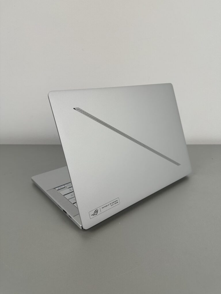 Asus ROG Zephyrus G16 2025 RTX 5080 / Ultra 9 275HX / 64GB / 4TB