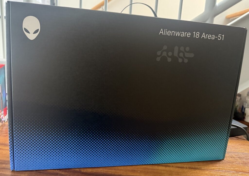 Dell 18 Area-51 RTX 5090 / Ultra 9 275HX / 32GB / 1TB