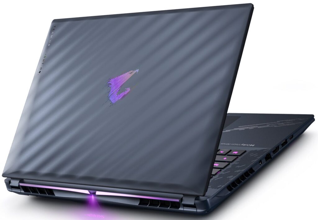 Gigabyte Aorus Master 16 RTX 5070 / Ultra 9 275HX / 64GB / 2TB