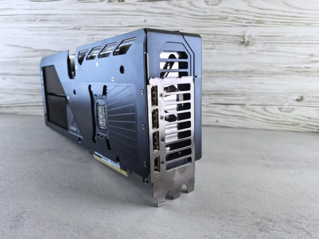 Gigabyte Aorus Master 16 RTX 5070 Ti / Ultra 9 275HX / 64GB / 1TB