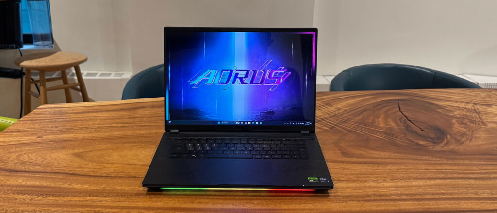 Gigabyte Aorus Master 16 RTX 5080 / Ultra 9 275HX / 32GB / 2TB
