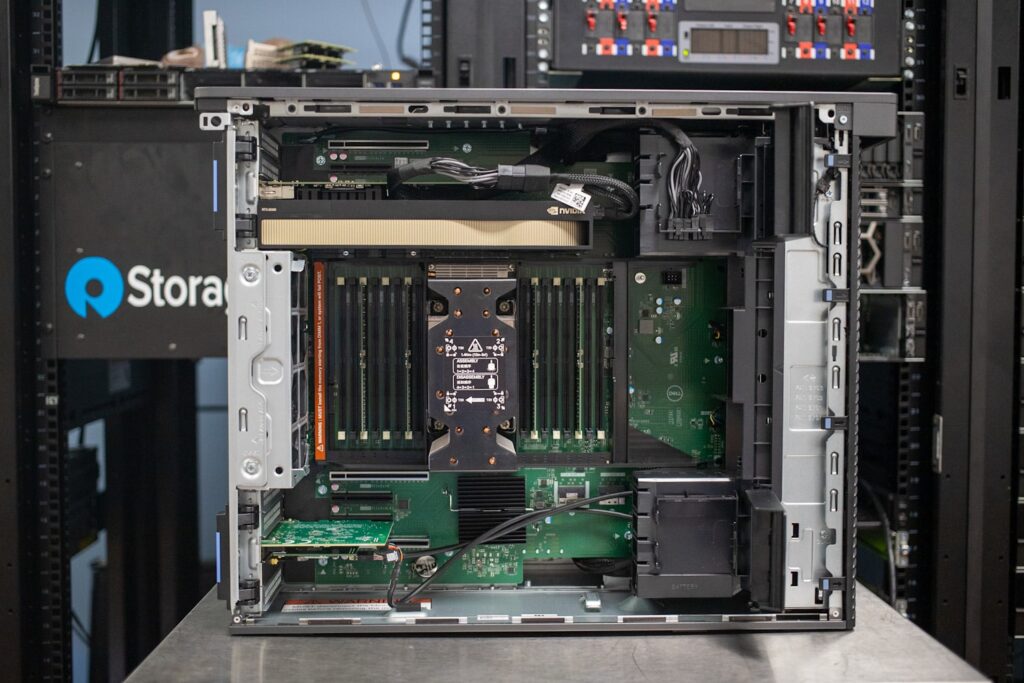 Dell Precision 7960 Tower Xeon W5-3425 / 64GB / 1TB