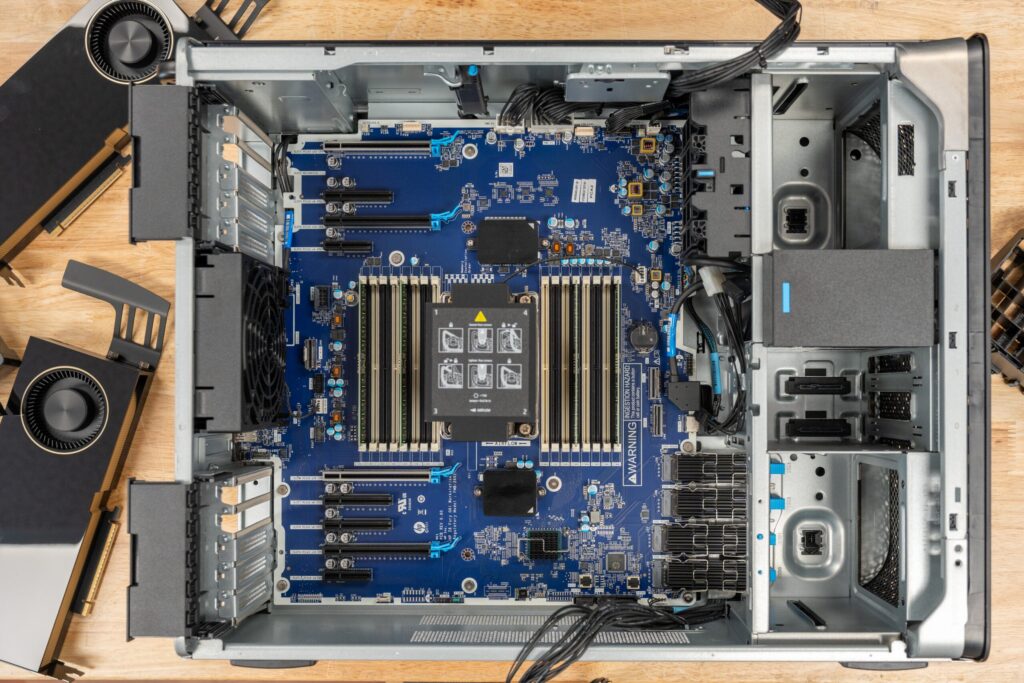 HP Z8 Fury G5 Xeon W5-3435X / 128GB / 1TB