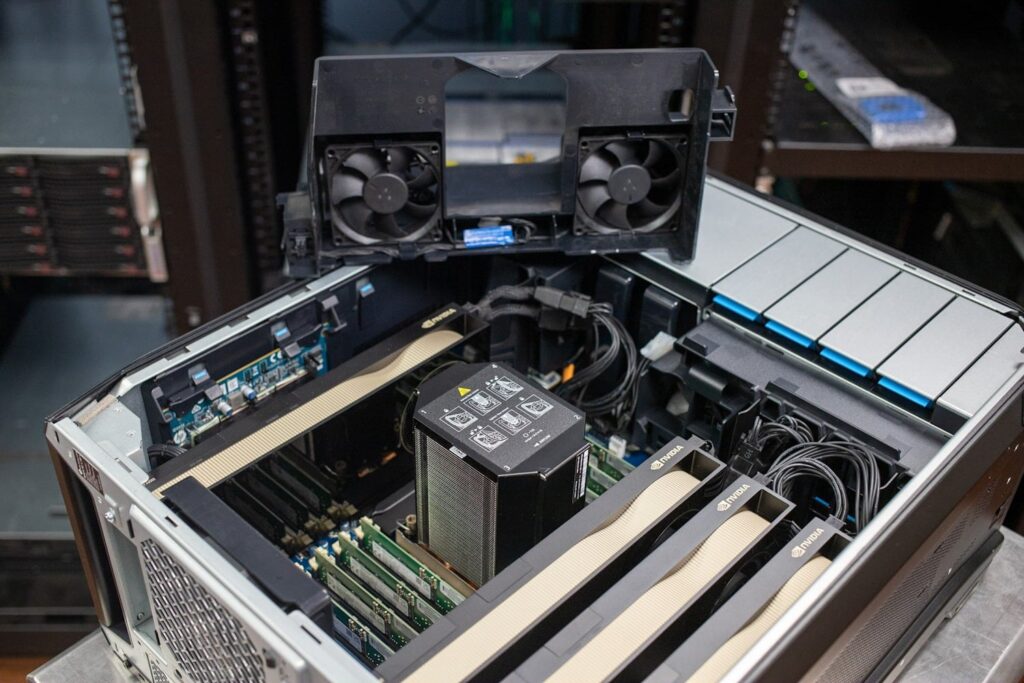 HP Z8 Fury G5 Xeon W9-3495X / 256GB / 2TB