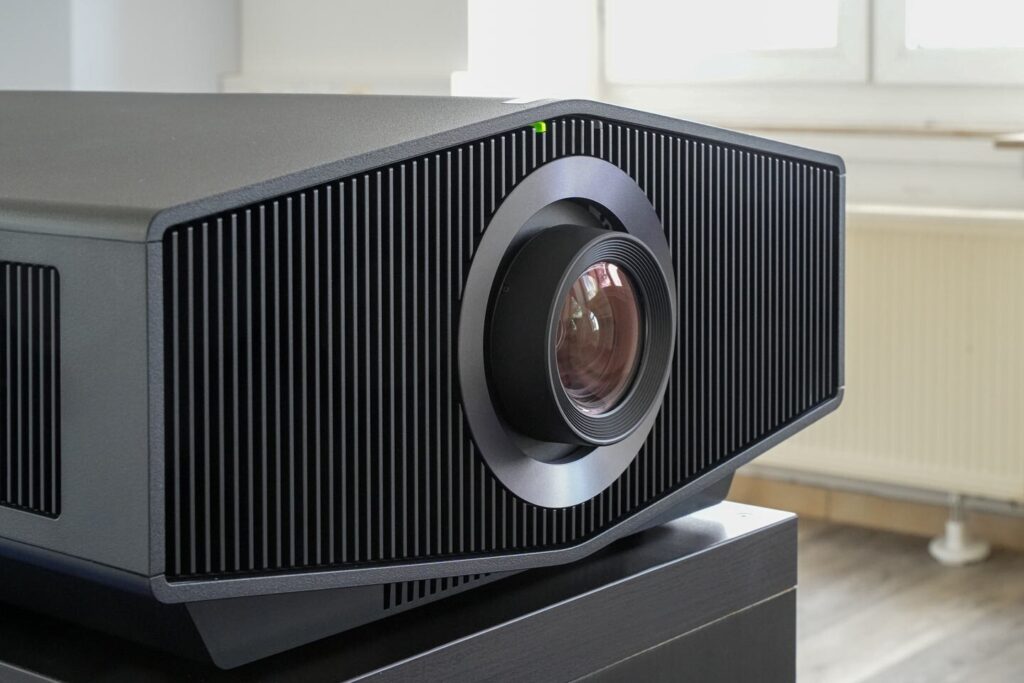 Sony VPL-XW7000ES 4K SXRD Laser