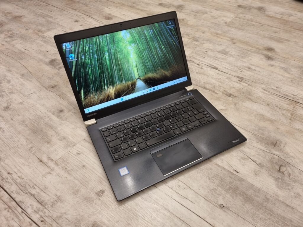 Dynabook Tecra A60-M Ultra 7 255H / 64GB / 2TB