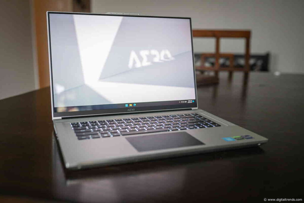 Gigabyte Aero 16 OLED Ultra 9 185H / RTX 4060 / 16GB / 1TB