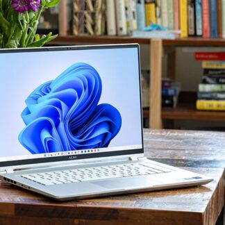 Gigabyte Aero 16 OLED Ultra 9 185H / RTX 4060 / 16GB / 2TB