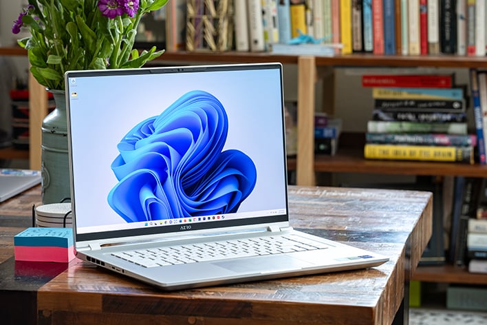 Gigabyte Aero 16 OLED Ultra 9 185H / RTX 4060 / 16GB / 2TB