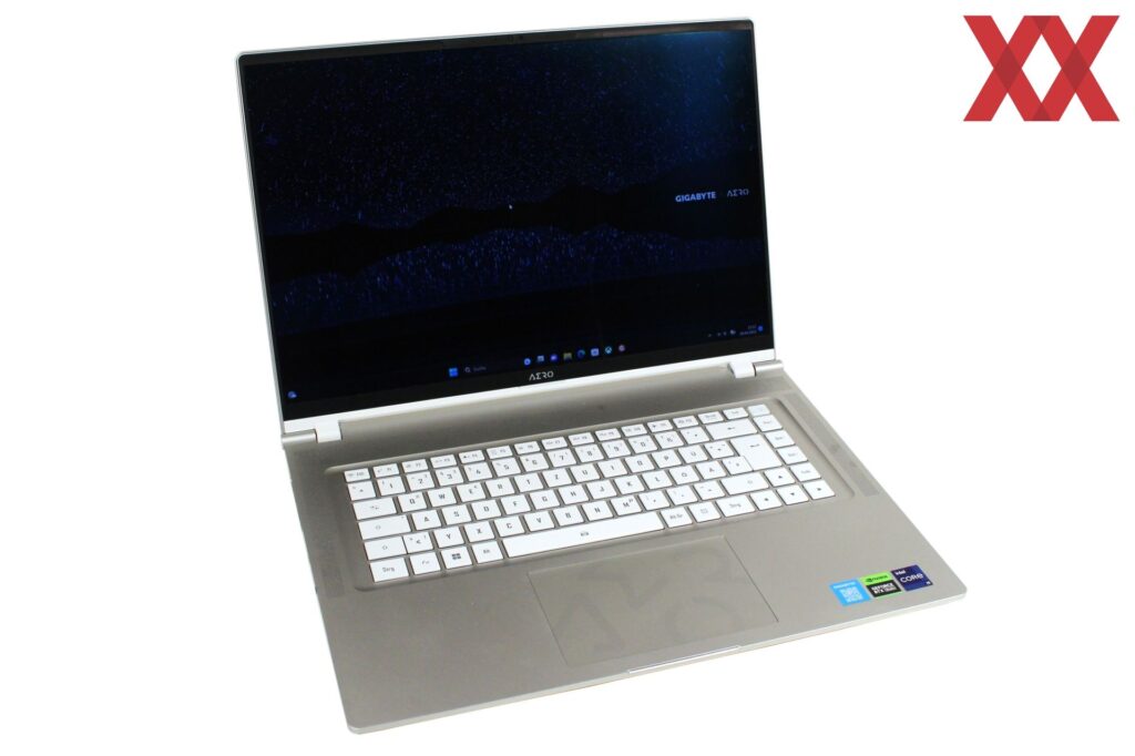 Gigabyte Aero 16 OLED Ultra 9 185H / RTX 4070 / 16GB / 512GB