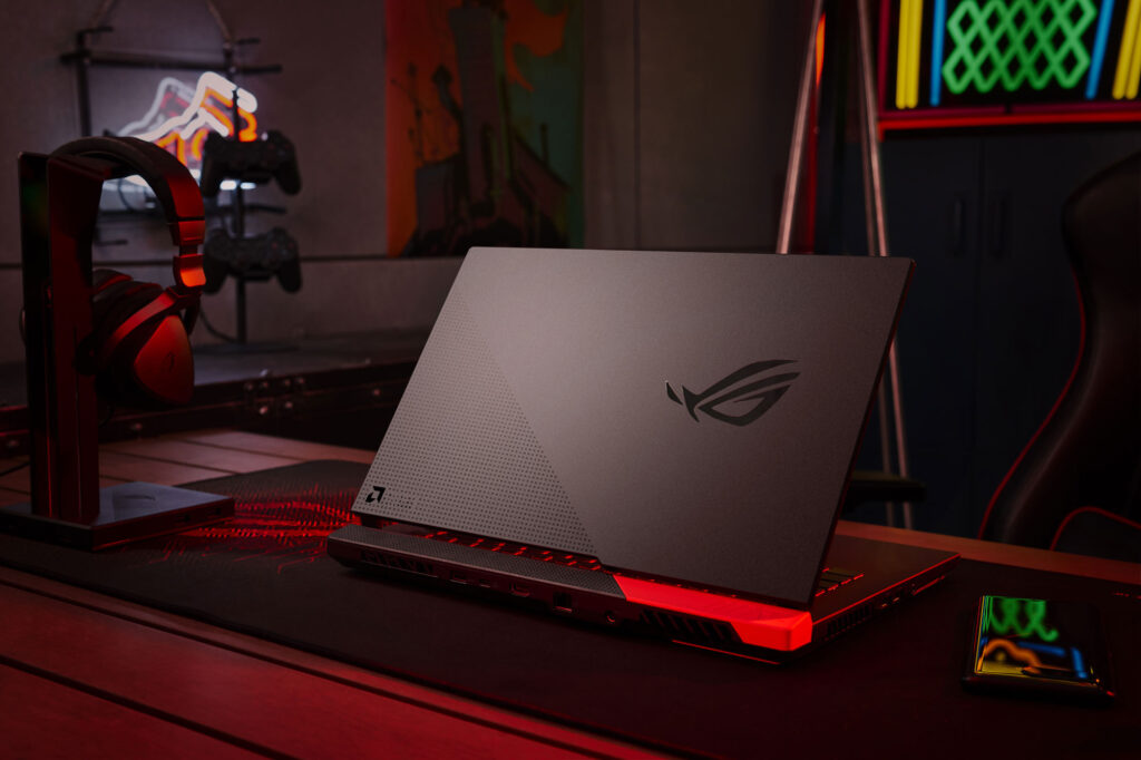 Asus ROG Strix Scar 17 2023 i9-13980HX / RTX 4090 / 64GB / 1TB