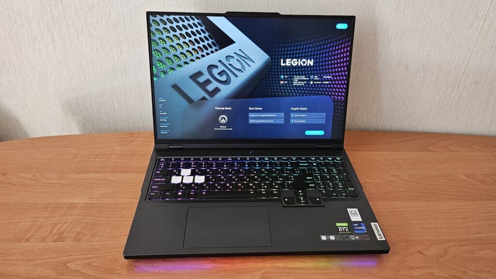 Lenovo Legion Pro 7i Gen 8 i9-13900HX / RTX 4090 / 64GB / 4TB