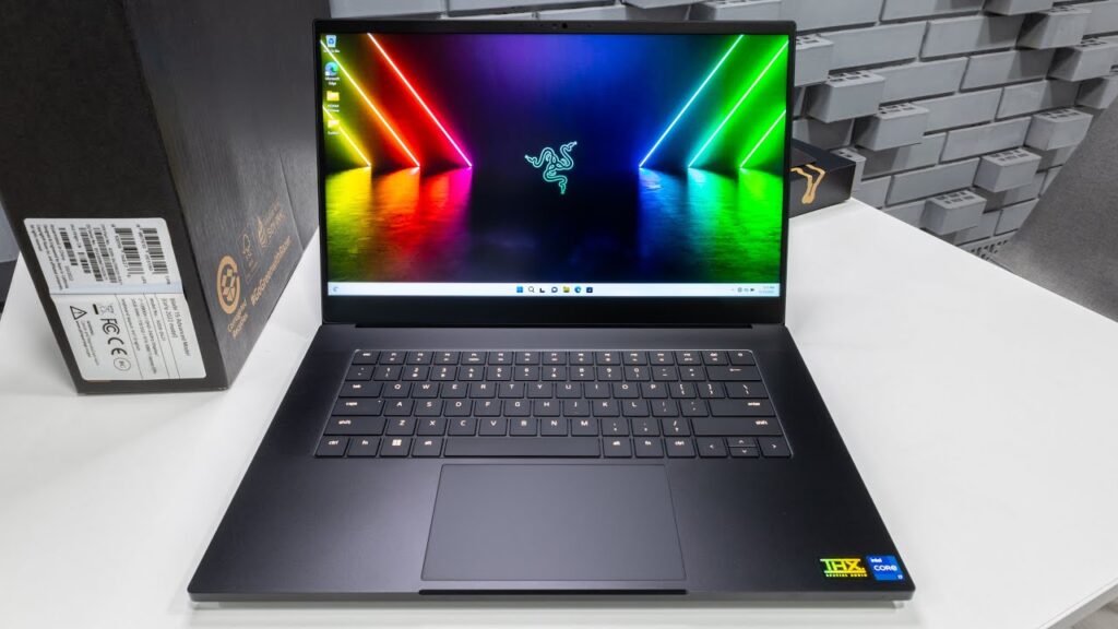 Razer Blade 15 2023 i7-13800H / RTX 4070 / 32GB / 1TB